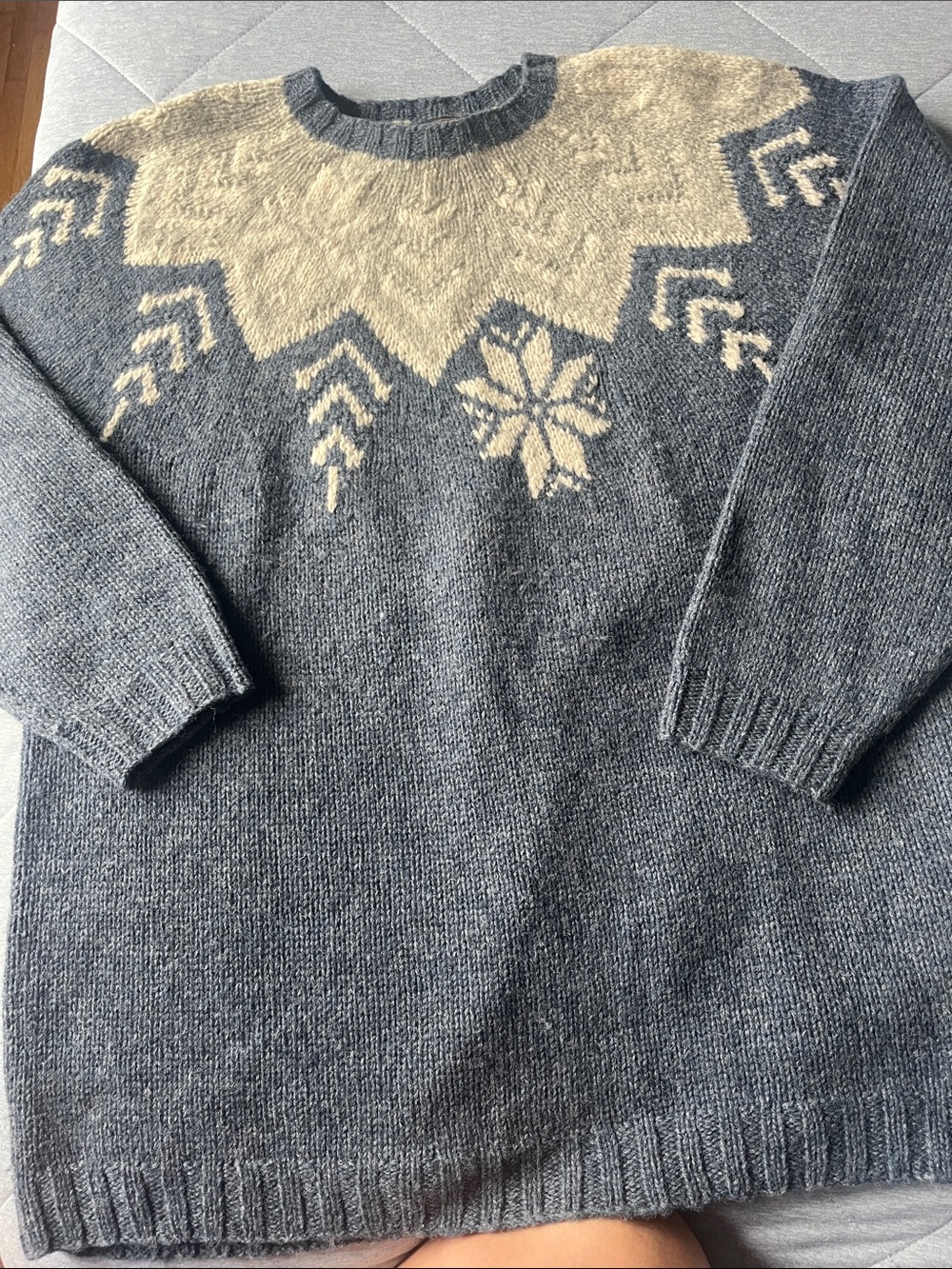 100% Wool Vintage Woolrich Gray Sweater with Cream Nordic Yoke